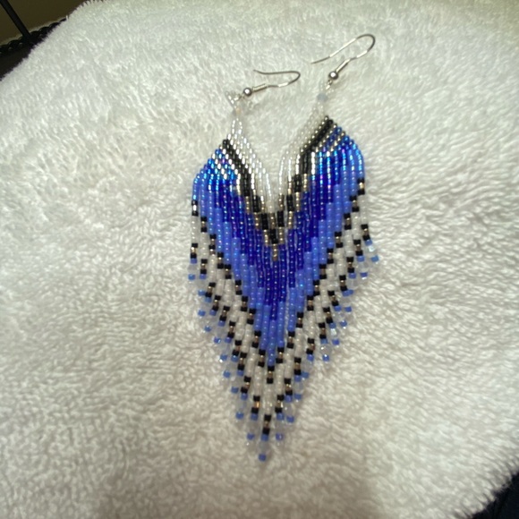 NEW!!!   JEWELRY FROM THE HEART Fringe Earrings - Picture 2 of 4